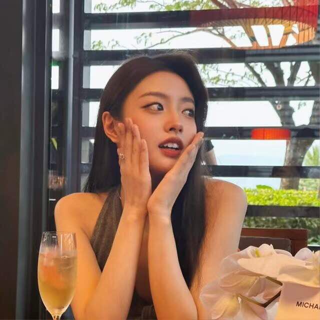 Lily2